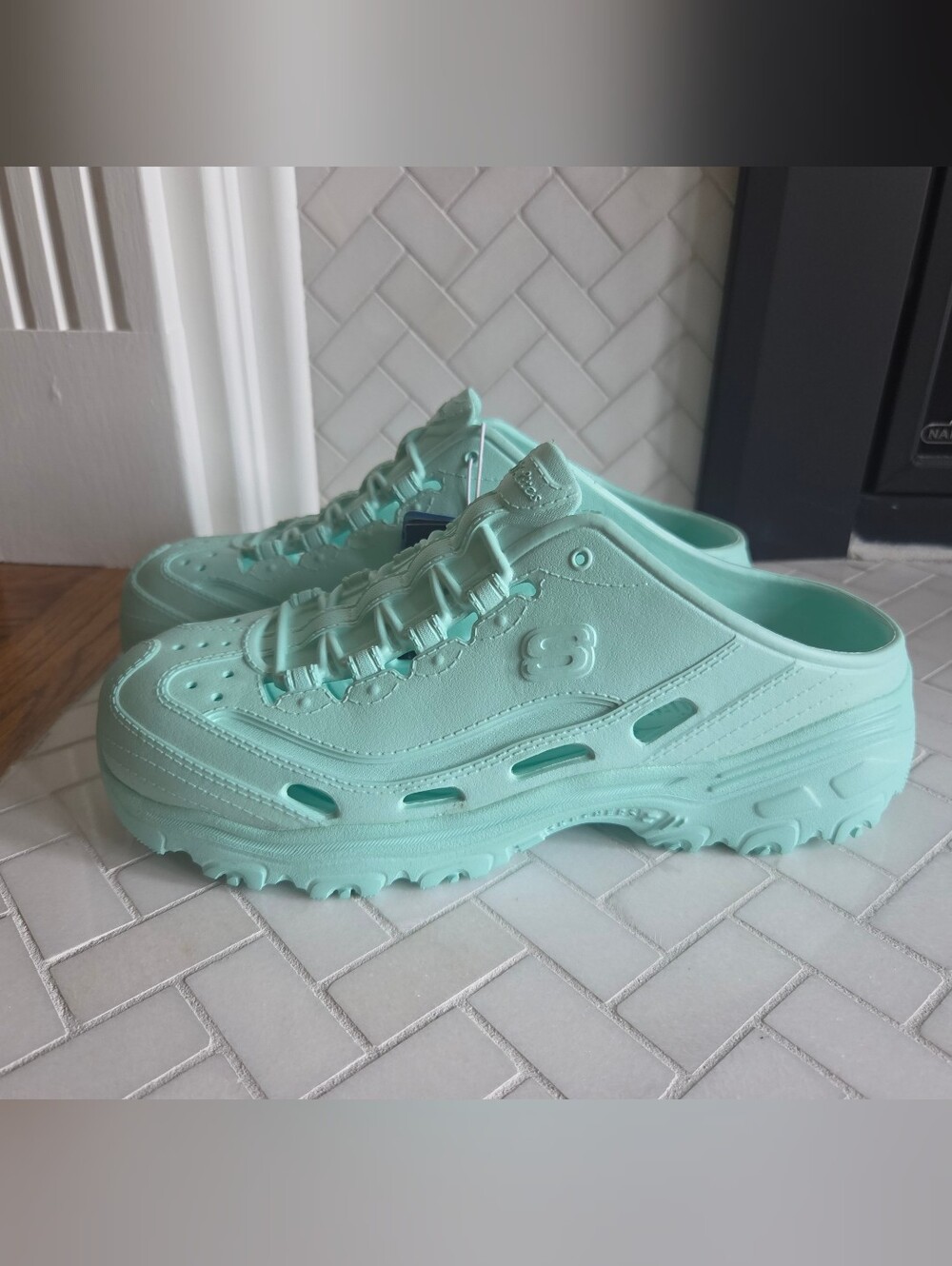 NWT Skechers Foamies: D'Lites in Mint